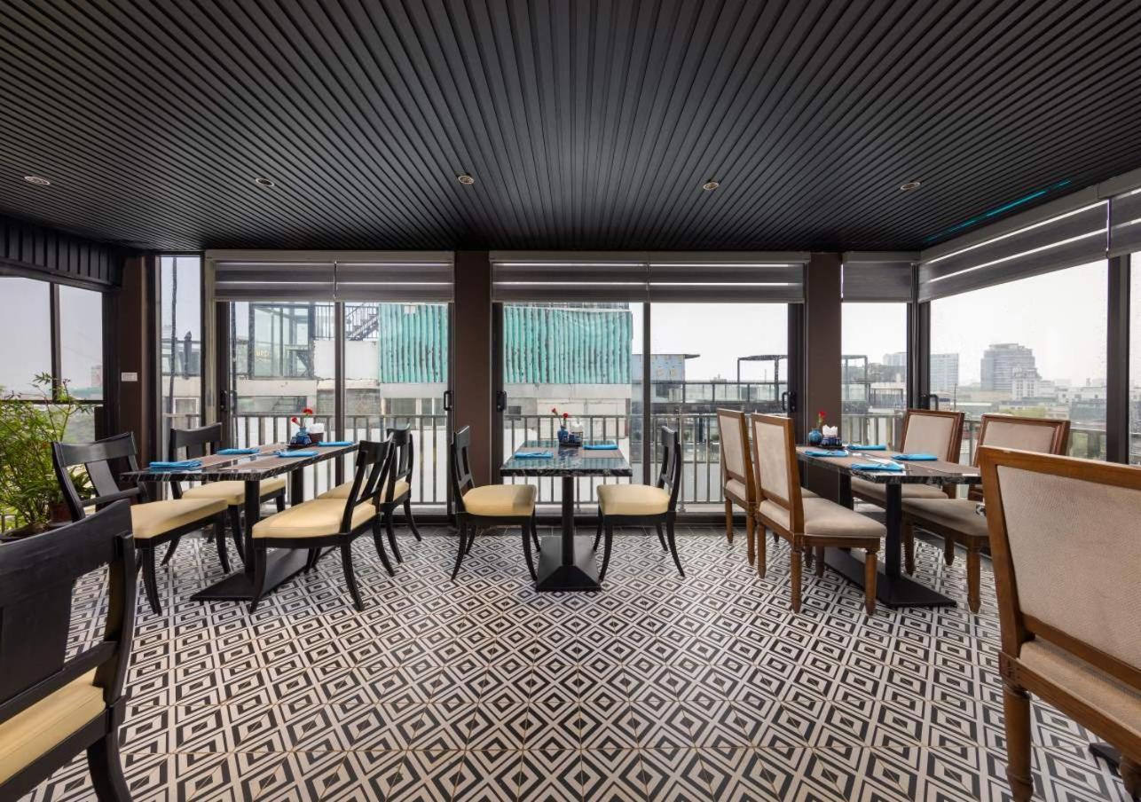Khách sạn Artisan Hoan Kiem 4*
